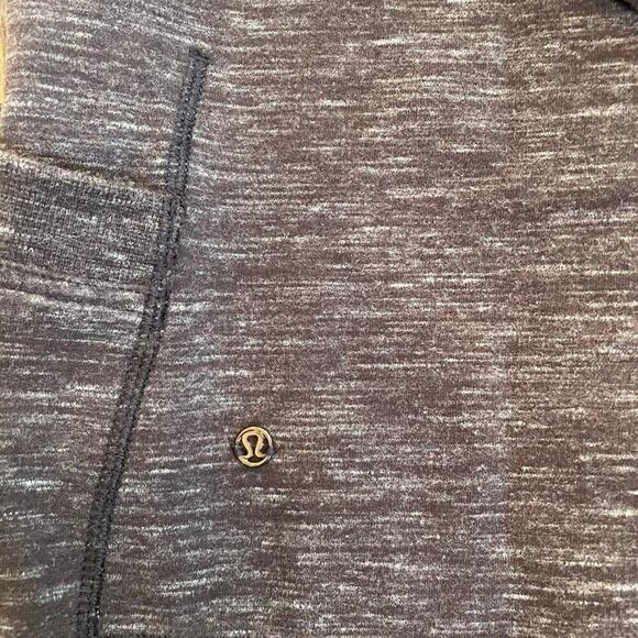 LULULEMON Find Your Centre Wrap Heathered Marled Black French Terry; Size 4 - Picture 5 of 13